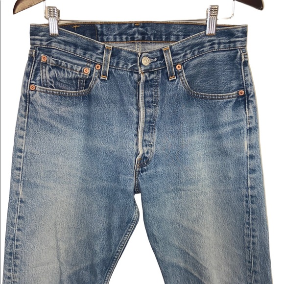 Vintage Levi’s 501 Cut Off medium Wash Jeans - Picture 4 of 13